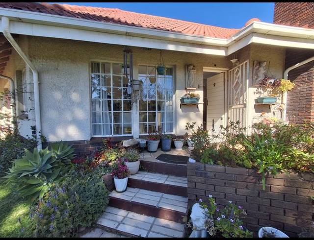 3 BEDROOM HOUSE FOR SALE IN MONDEOR